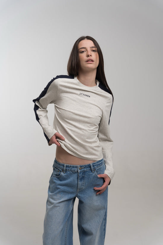 HEATHER SCRIPT LONGSLEEVE
