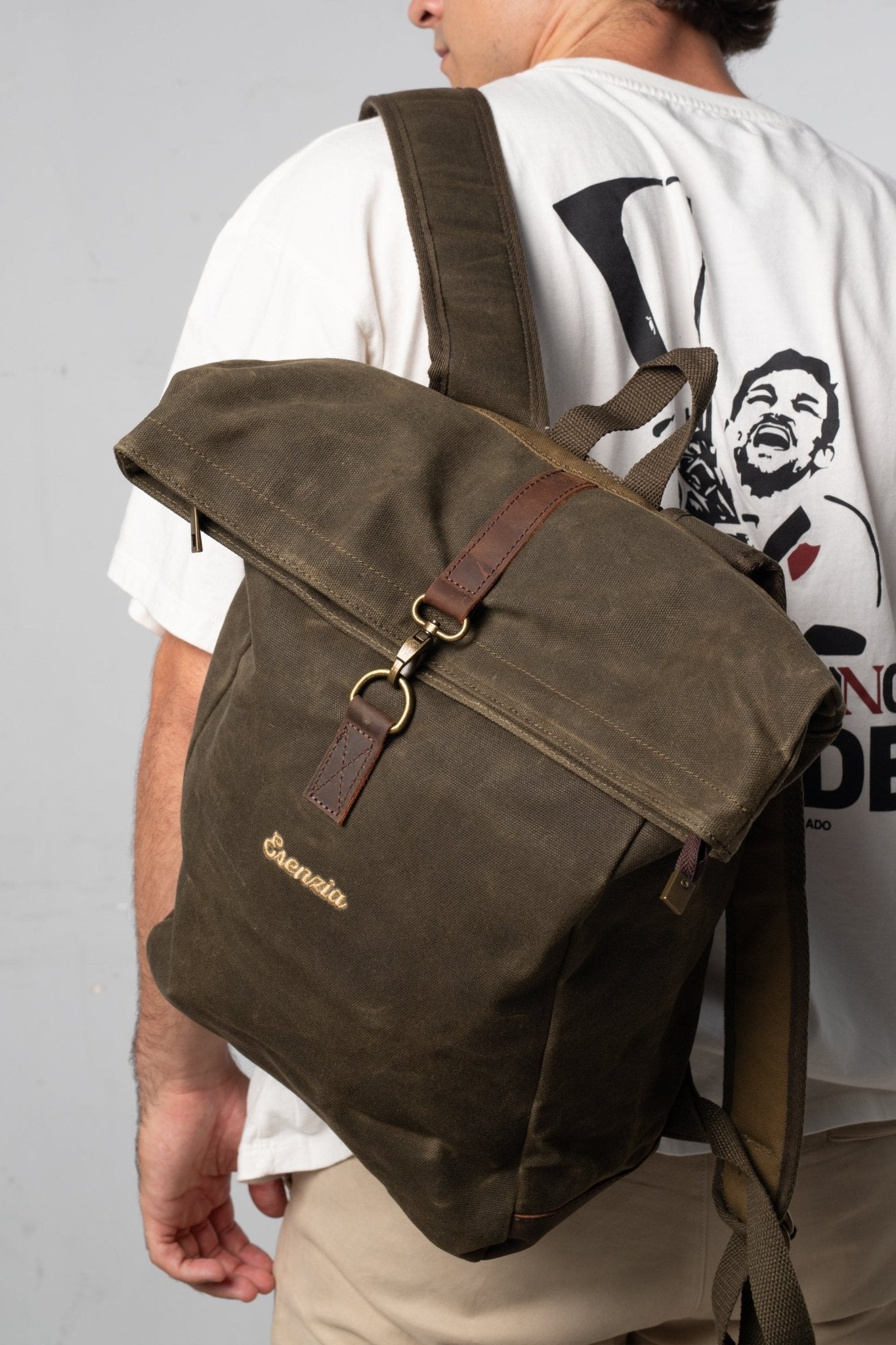 MOCHILA CLÁSICA ENCERADA VERDE - Esenzia