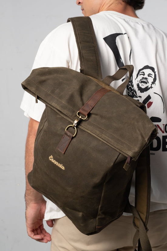 MOCHILA CLÁSICA ENCERADA VERDE - Esenzia