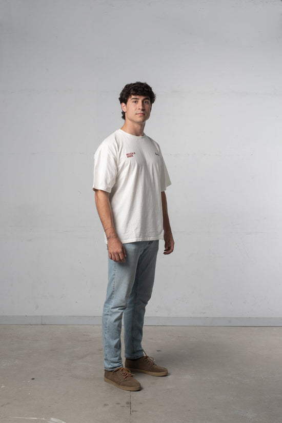 NEVER SURRENDER TEE - Esenzia