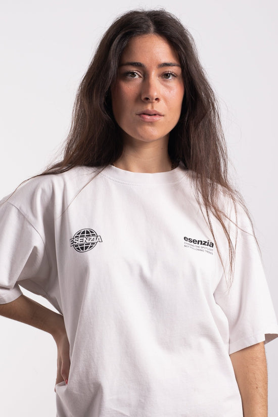 SNOW SPHERE TEE - Esenzia