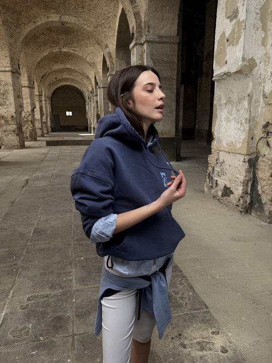 NAVY POLKA HOODIE · The Shift (orgánico)