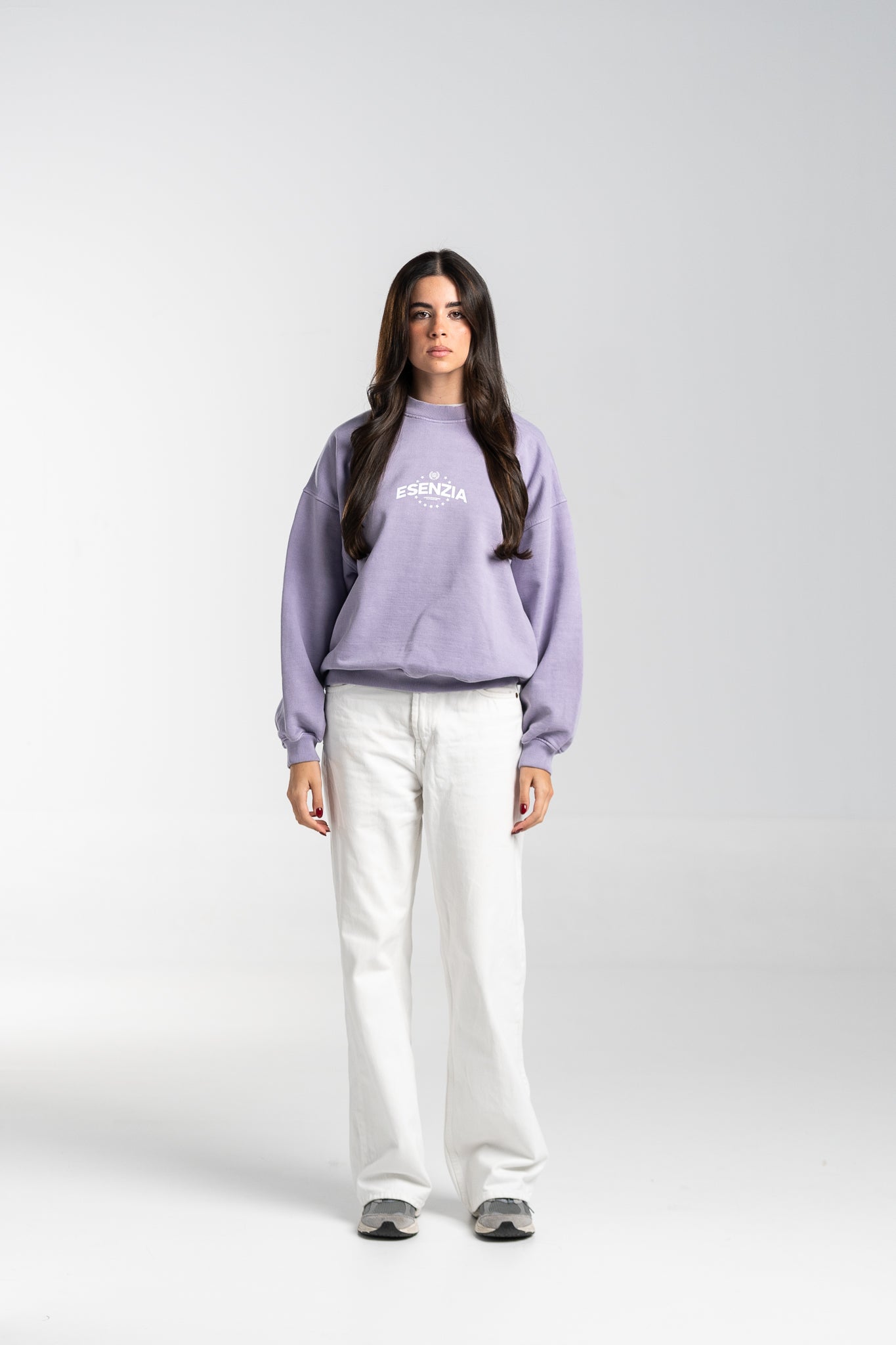 LIGHT OUTLAST CREWNECK