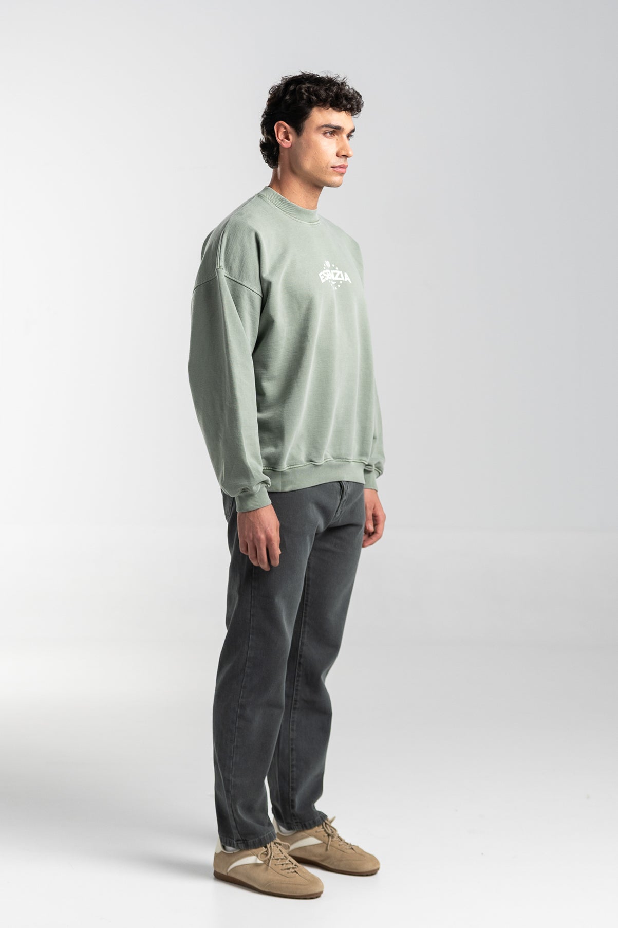 GREEN OUTLAST CREWNECK
