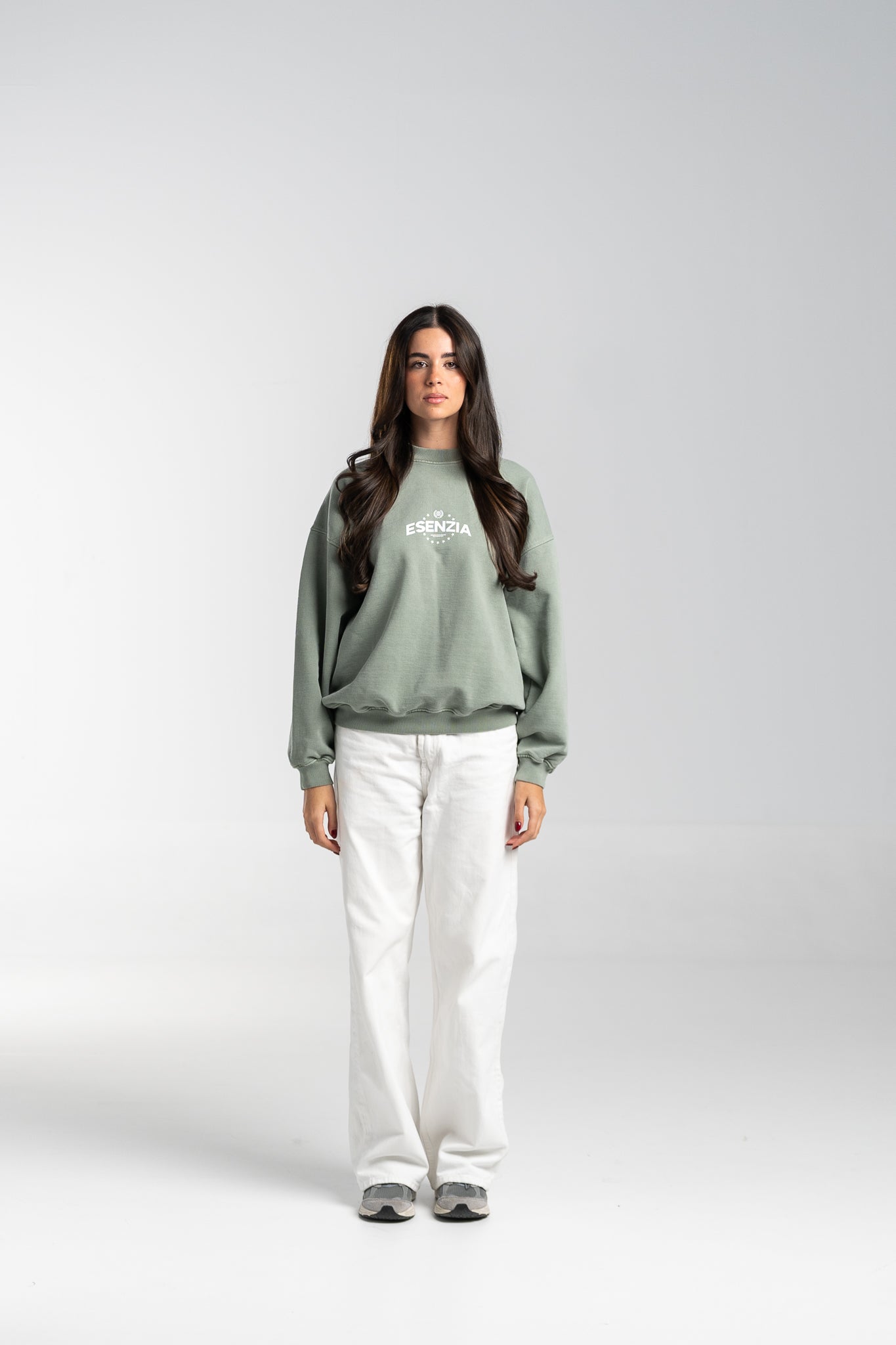 GREEN OUTLAST CREWNECK