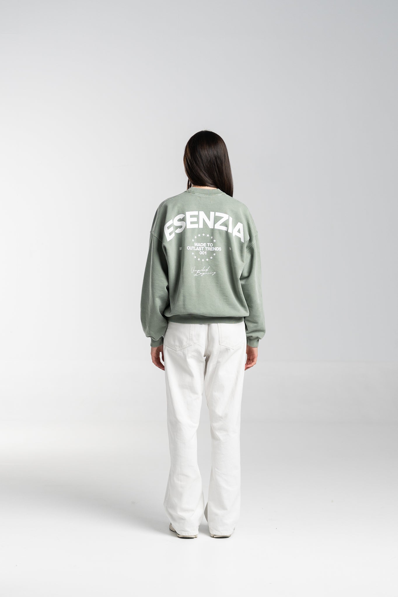 GREEN OUTLAST CREWNECK