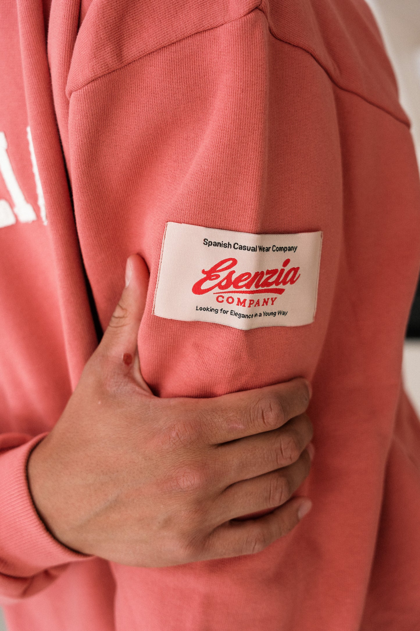 BRICK CONTRAST CREWNECK