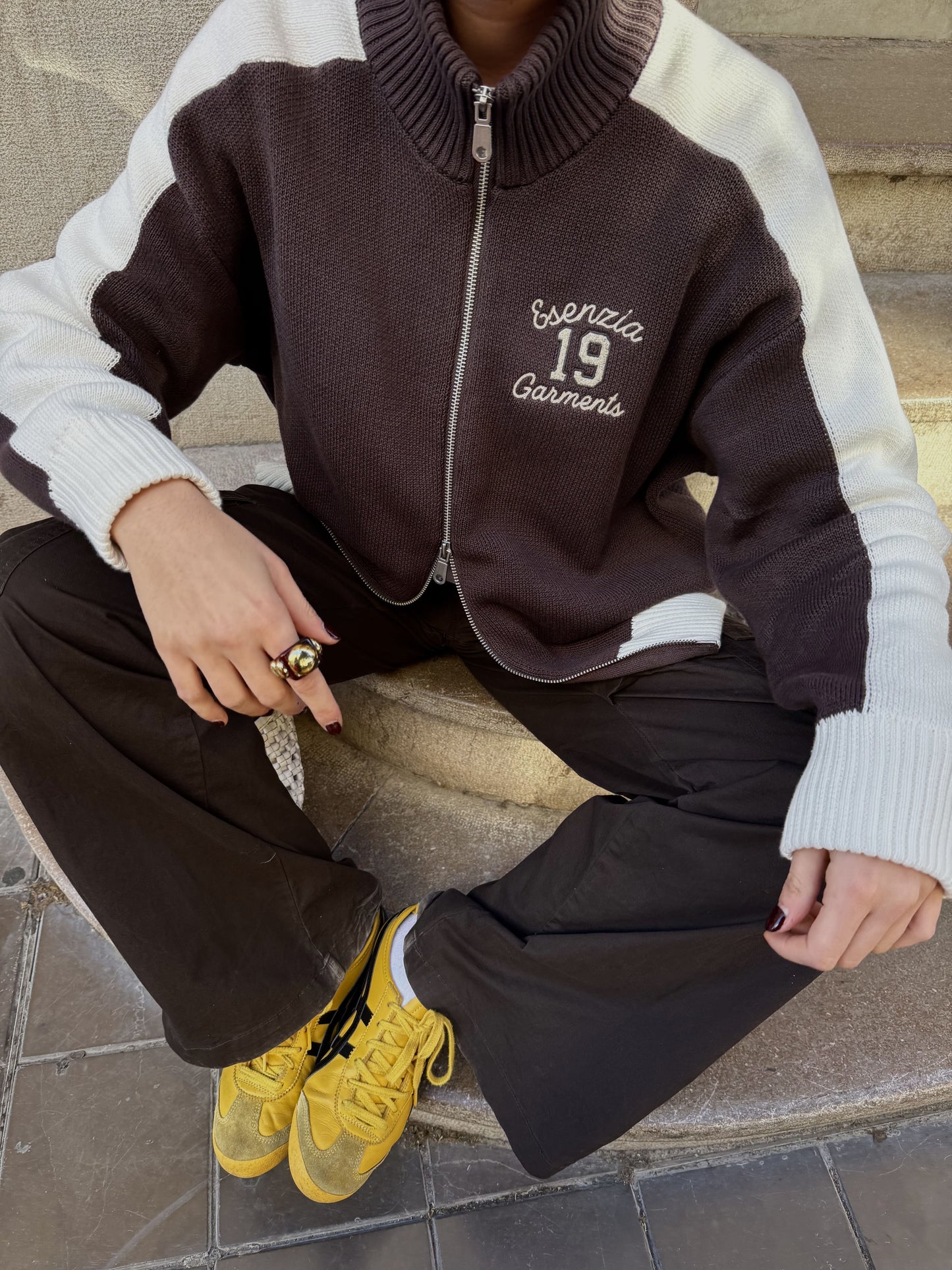 BROWN APRES KNIT ZIPPER