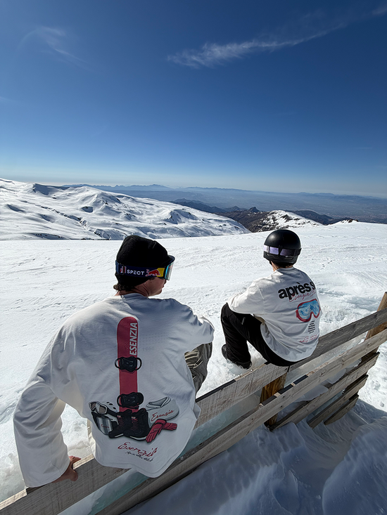 HEAVYWEIGHT EQUIPMENT LONGSLEEVE