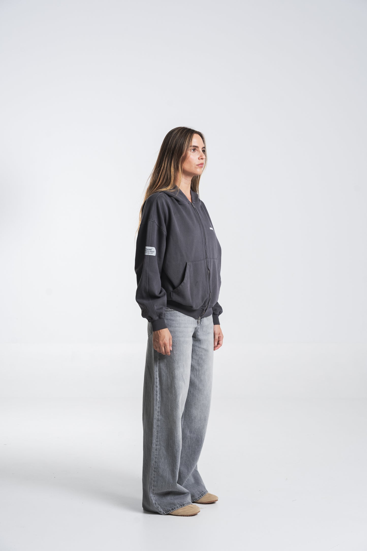 CHARCOAL GRAY CITY ZIPPER