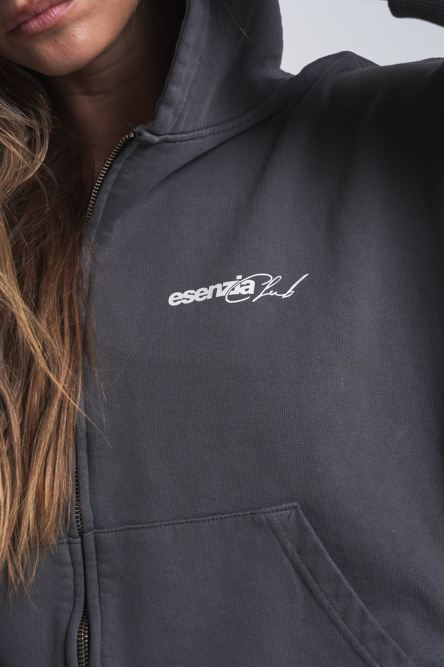 CHARCOAL GRAY CITY ZIPPER