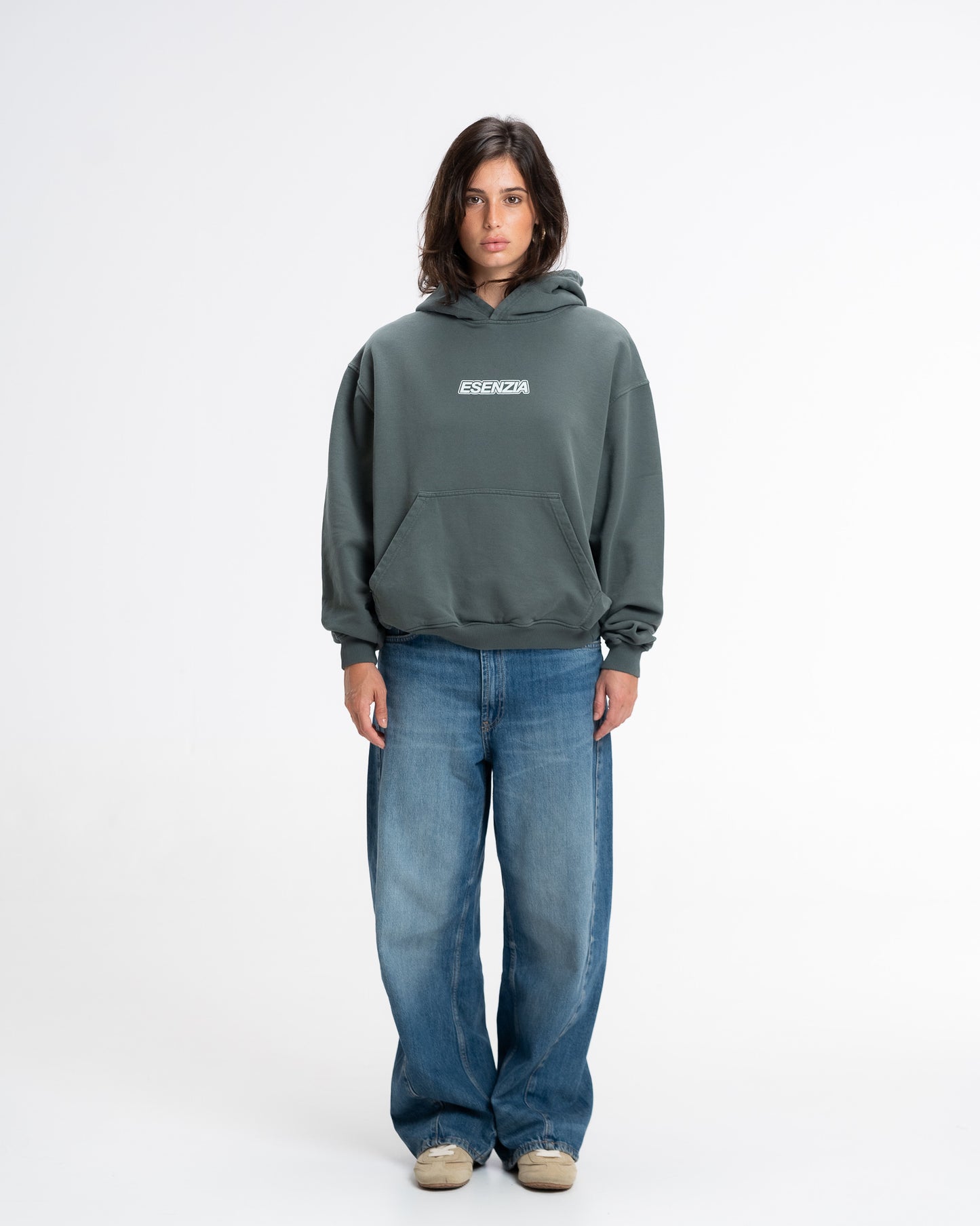 Vert au-delà du sweat à capuche