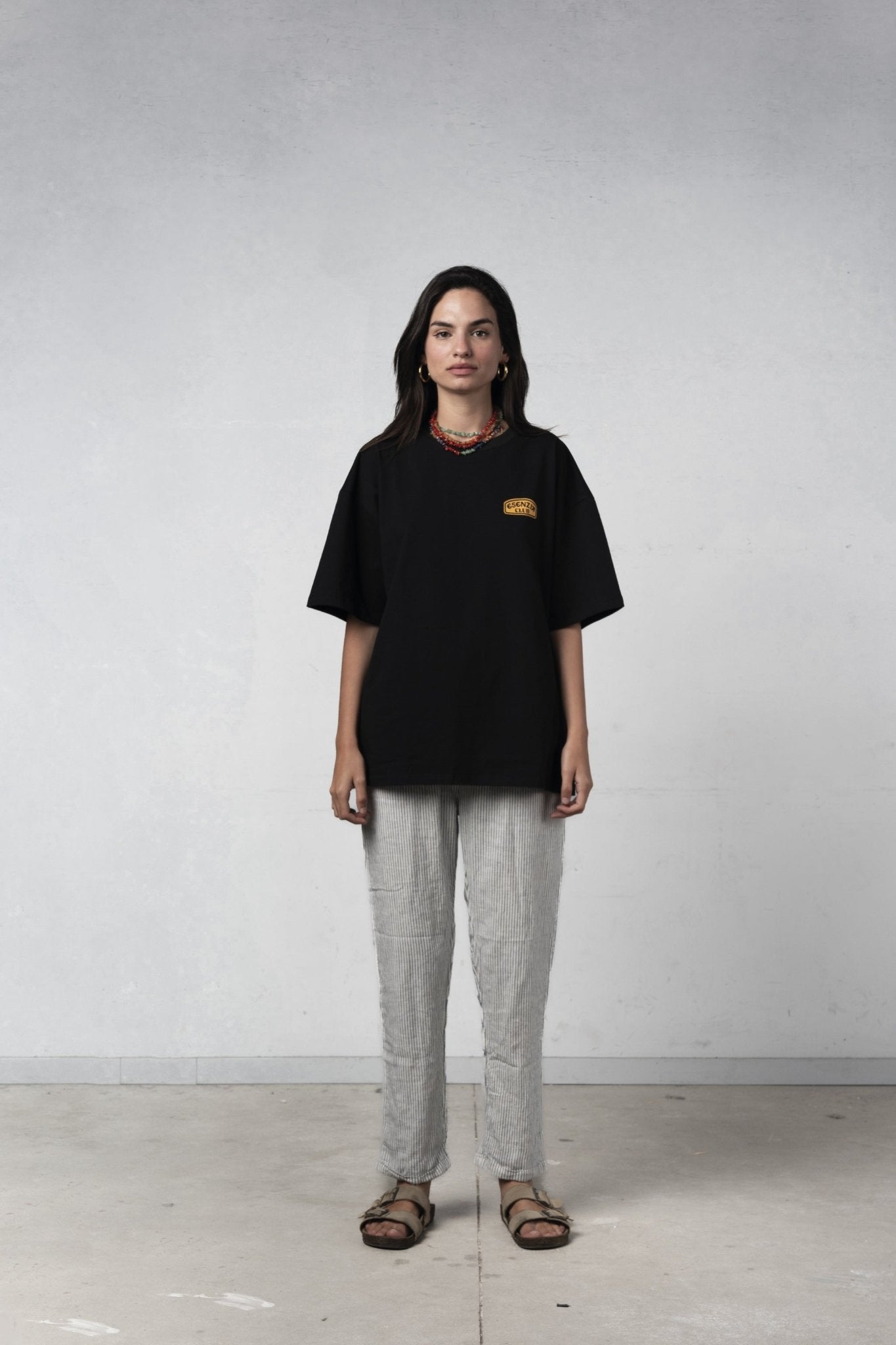 BLACK CAMEL TEE - Esenzia