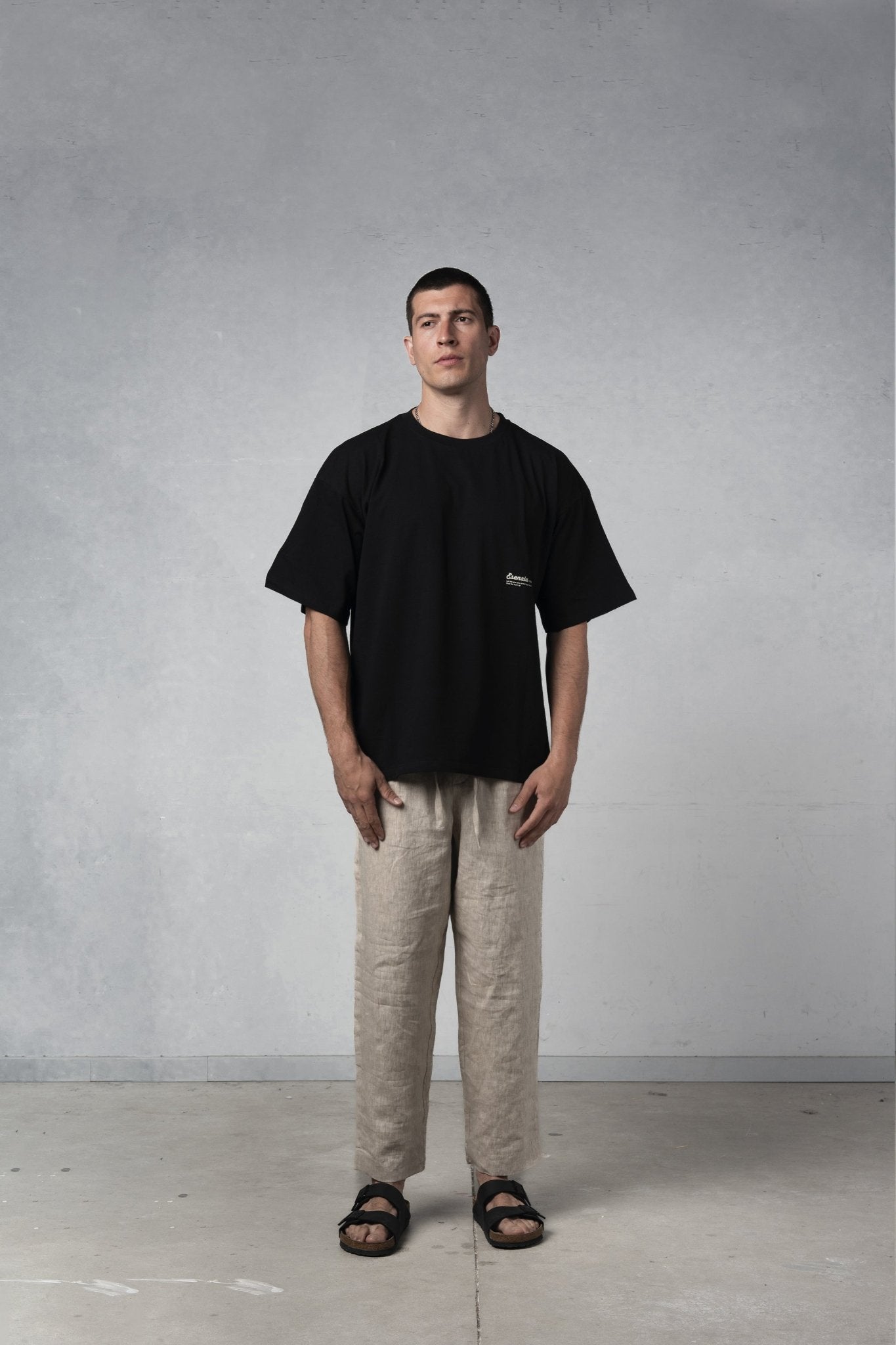 BLACK WOLF TEE - Esenzia