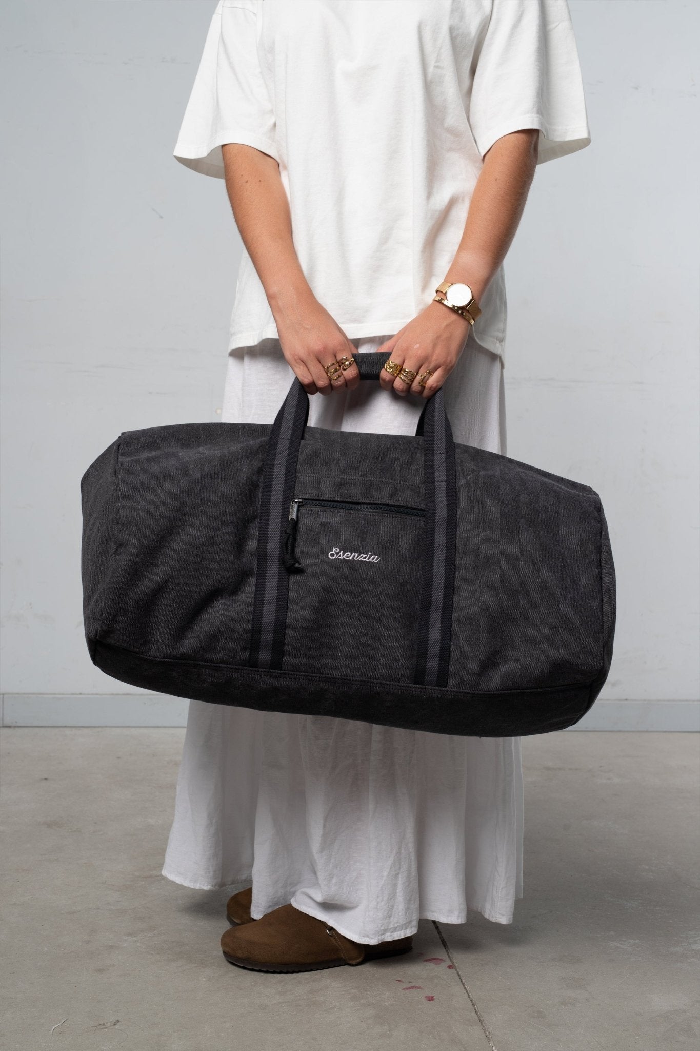 BOLSA CLÁSICA DE LONA NEGRA - Esenzia