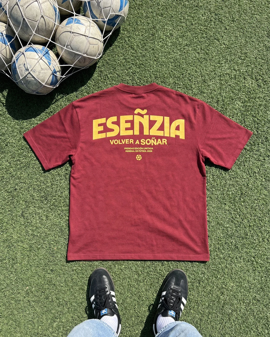LA ROJA TEE