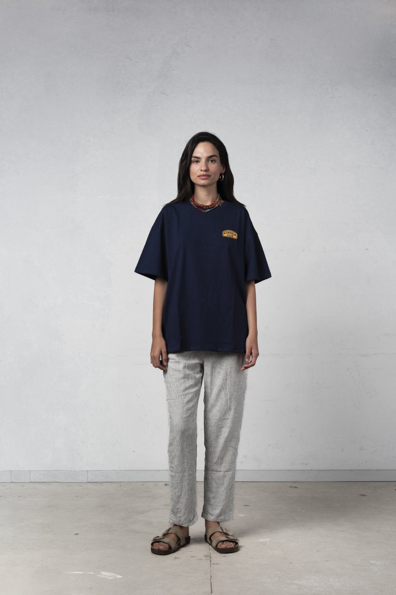 DARK BLUE CAMEL TEE - Esenzia