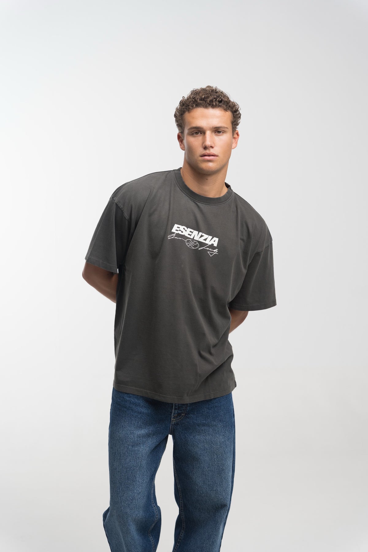 GRAPHITE ROOTS TEE