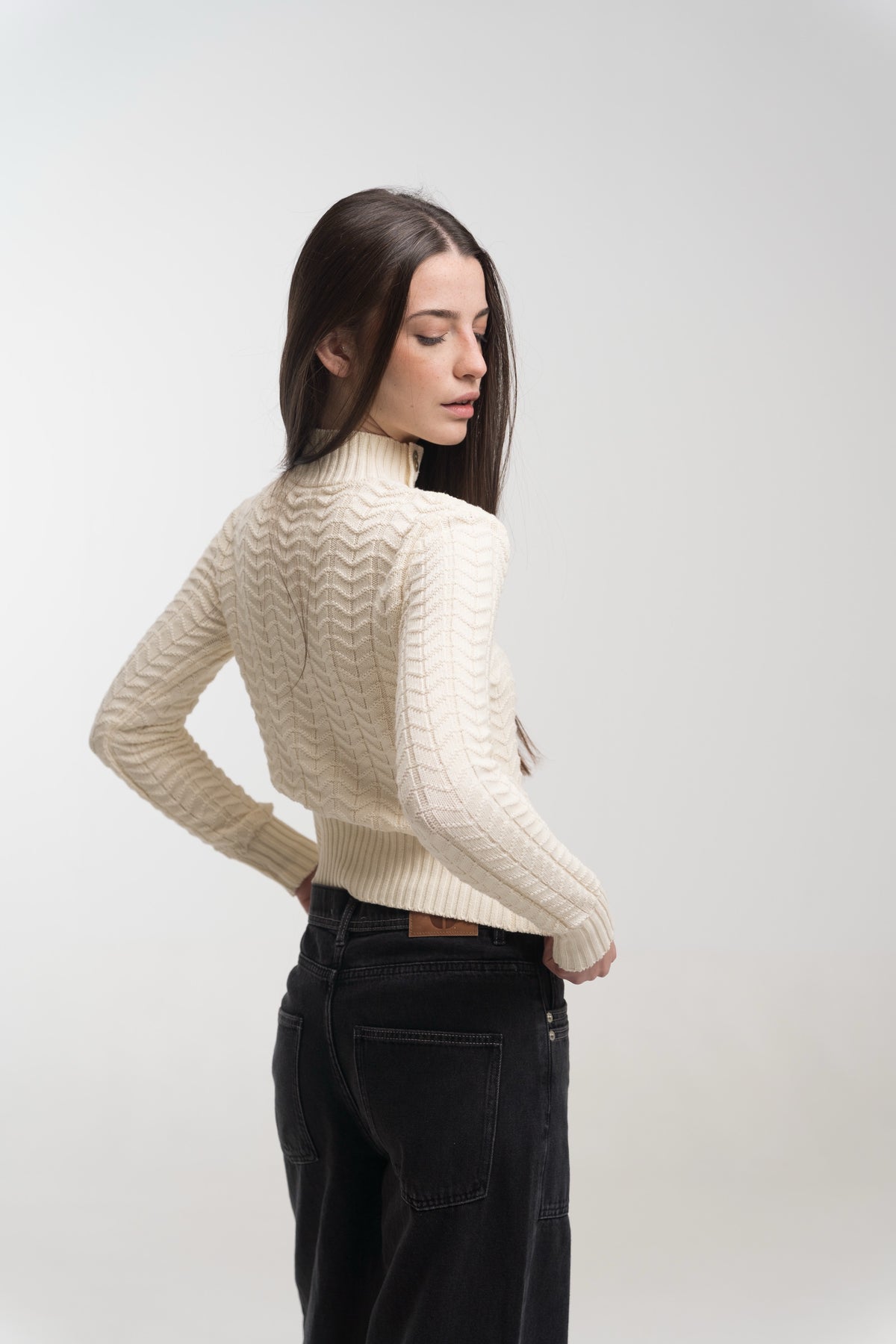 IVORY REGATTA BUTTON KNIT