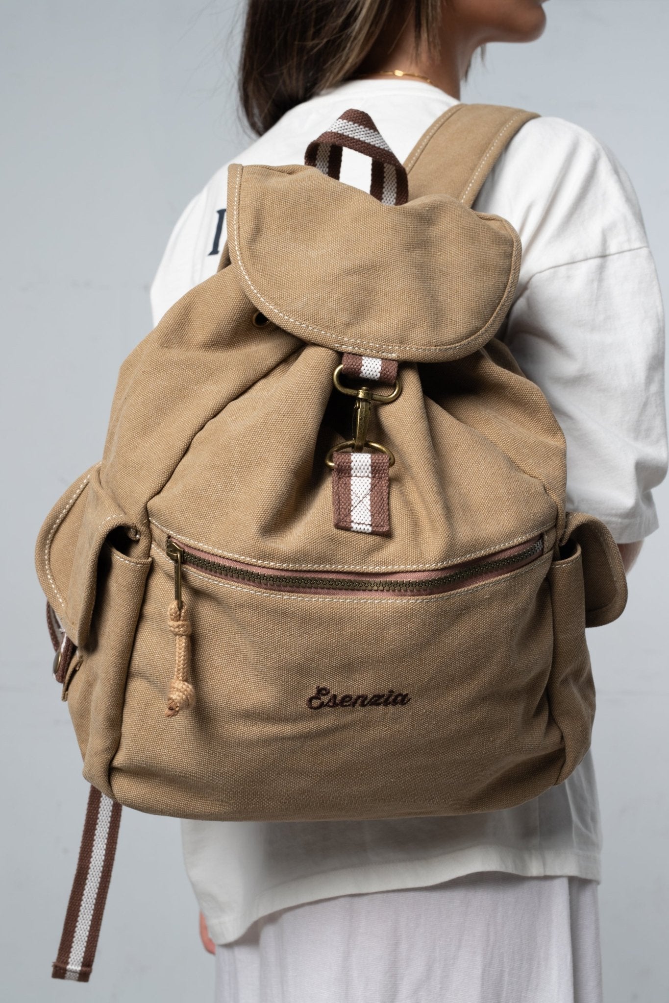 MOCHILA VINTAGE DE LONA BEIGE - Esenzia