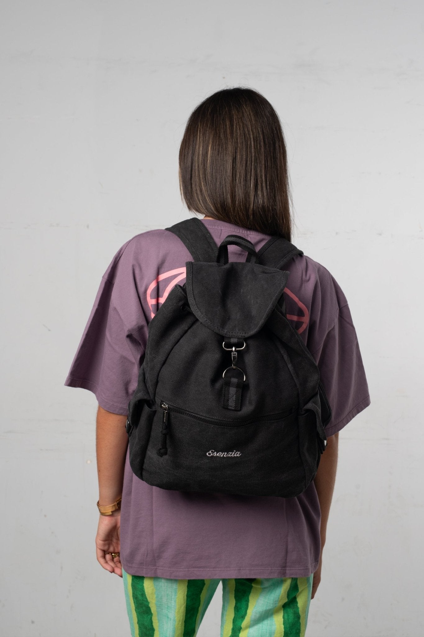 MOCHILA VINTAGE DE LONA NEGRA - Esenzia