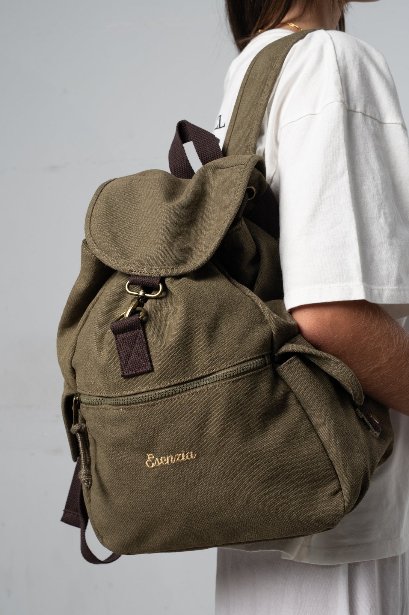 MOCHILA VINTAGE DE LONA VERDE - Esenzia