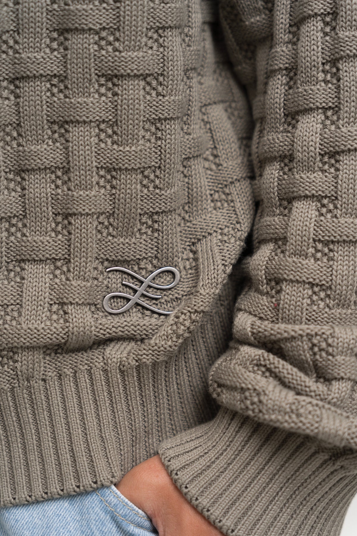 OLIVE TESSERA KNIT SWEATER