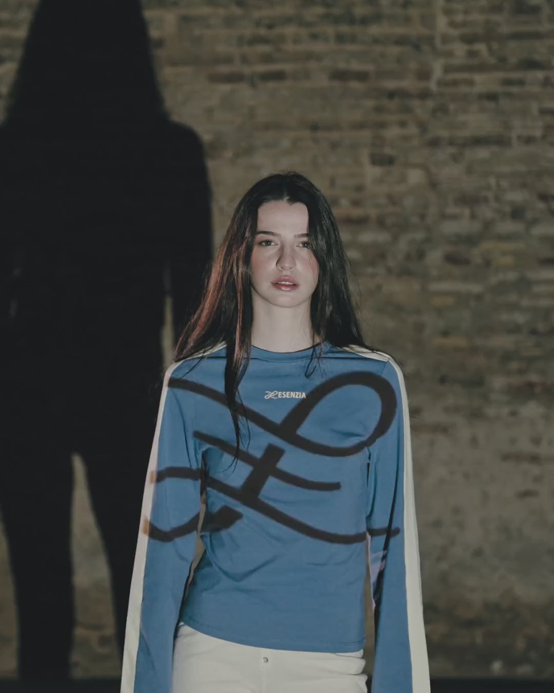 Sky Script Longsleeve · vídeo
