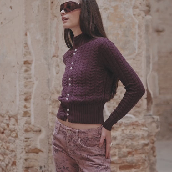 Claret Regatta Button Knit · vídeo