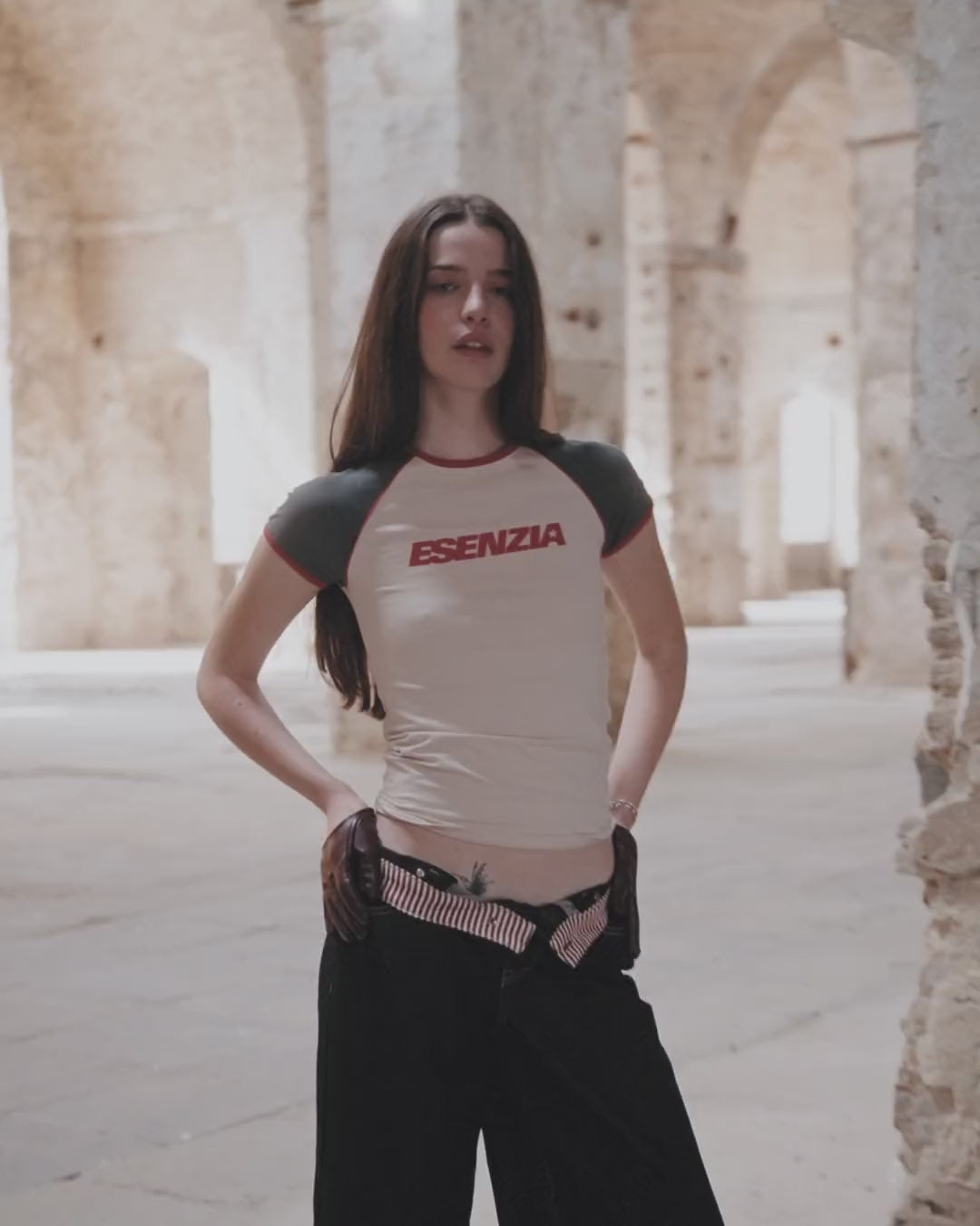 Cream League Tee · vídeo
