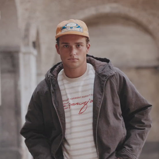 Grey Padded Hooded Jacket · vídeo