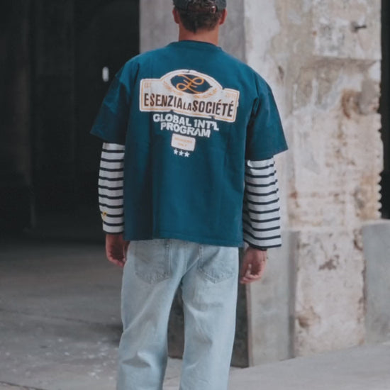 Navy Embassy Tee · vídeo