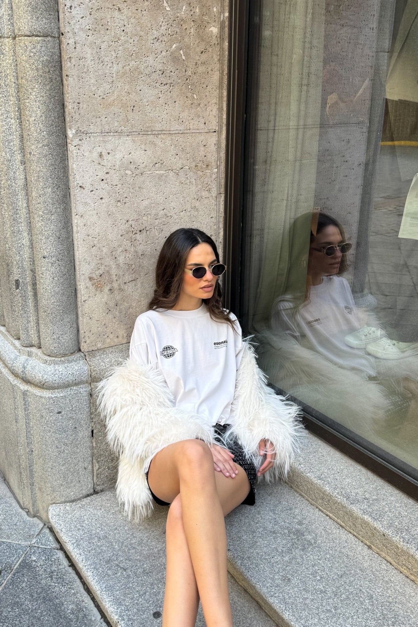 SNOW SPHERE TEE - Esenzia