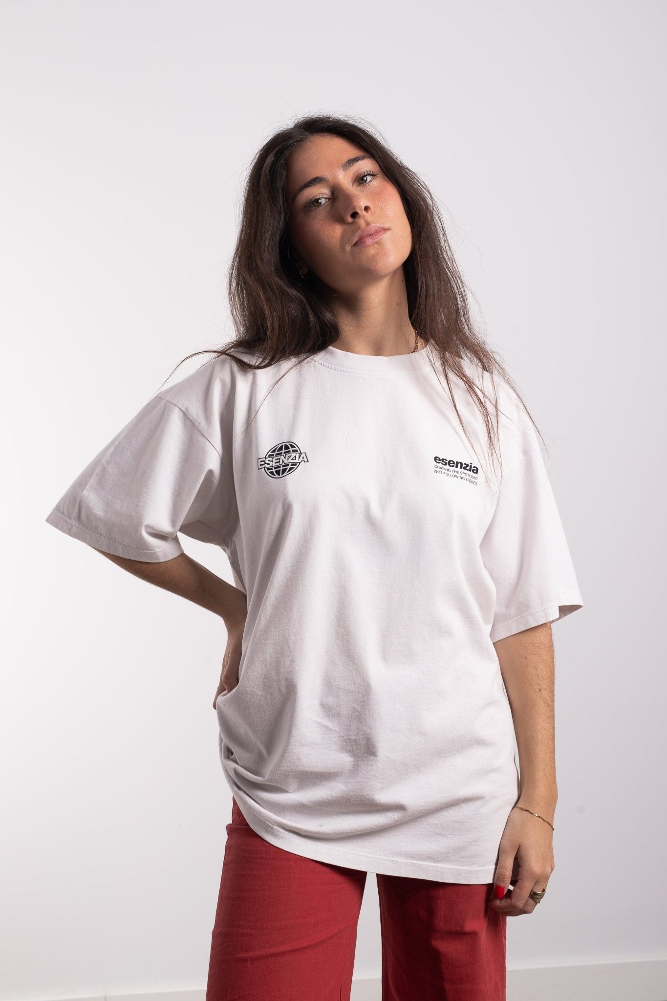 SNOW SPHERE TEE - Esenzia