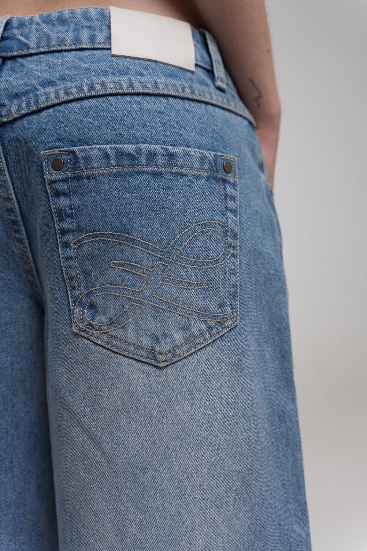 STONE RIBON JEANS
