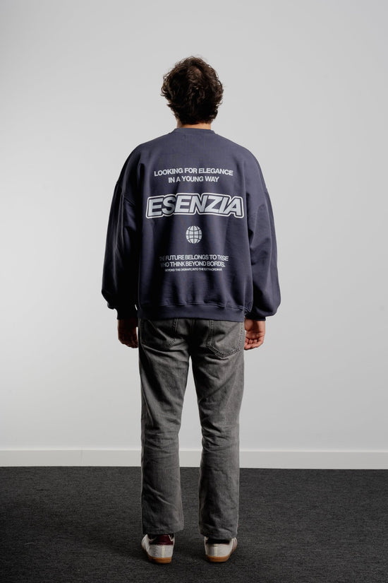 TIRE GREY BEYOND CREWNECK - Esenzia