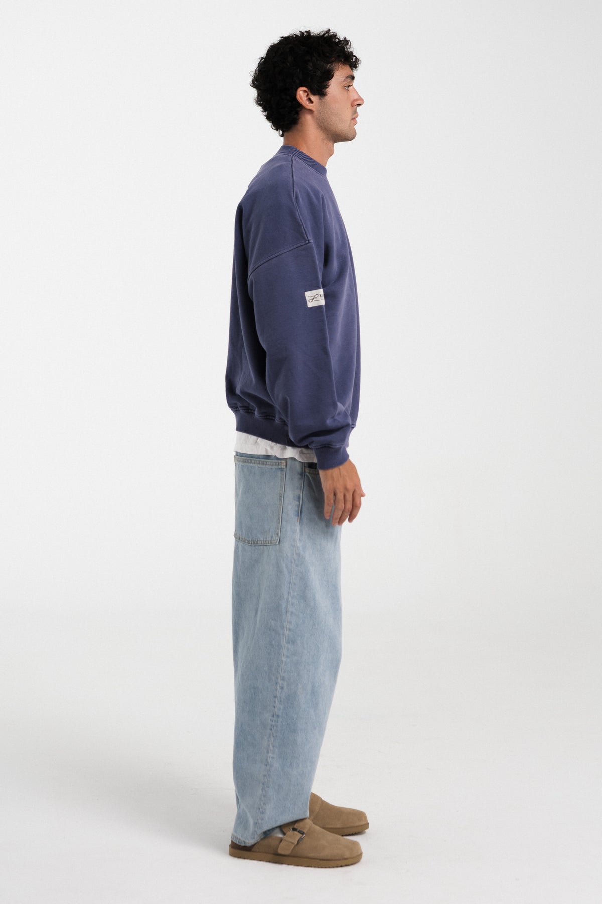 MIDNIGHT WORLDWIDE CREWNECK