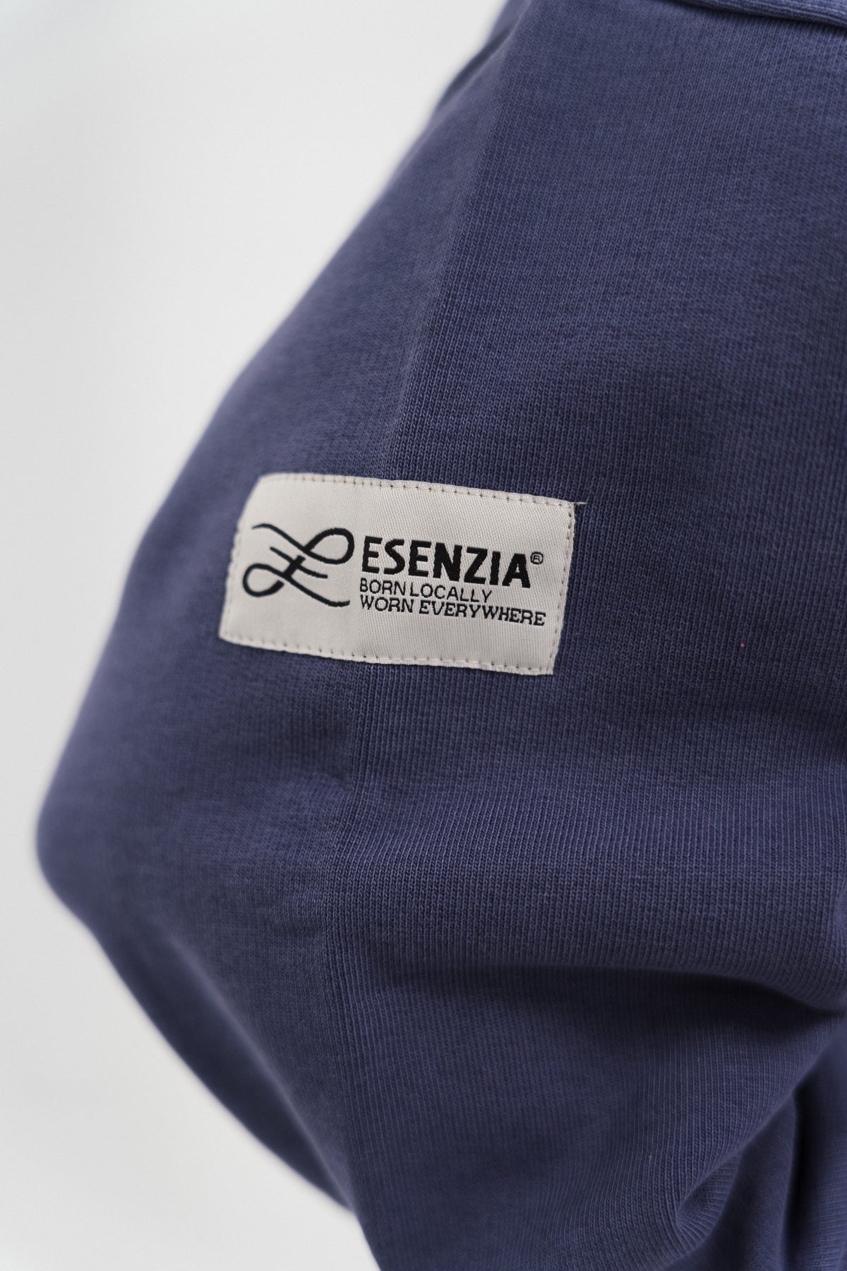 MIDNIGHT WORLDWIDE CREWNECK