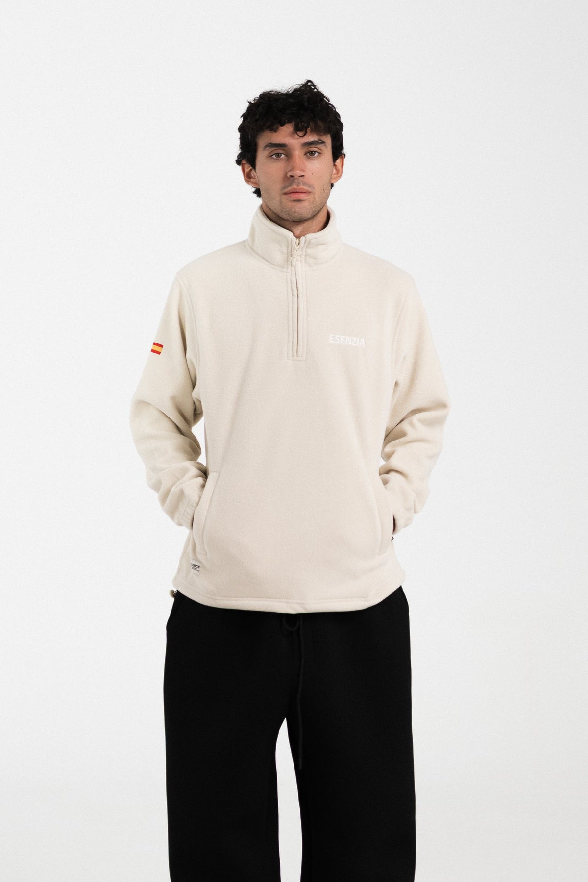 Esenzia Worldwide · polar blanco roto