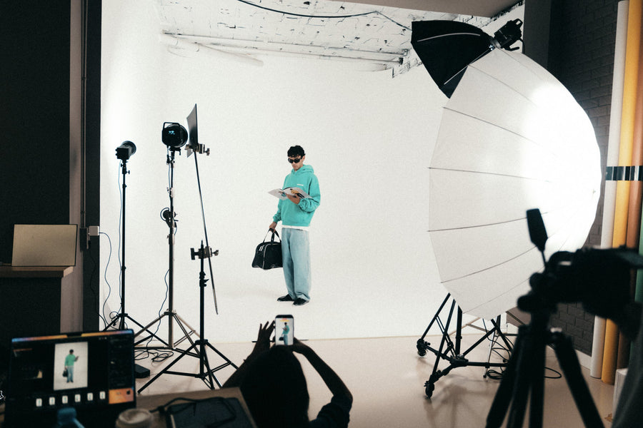 Esenzia Worldwide · backstage en el estudio