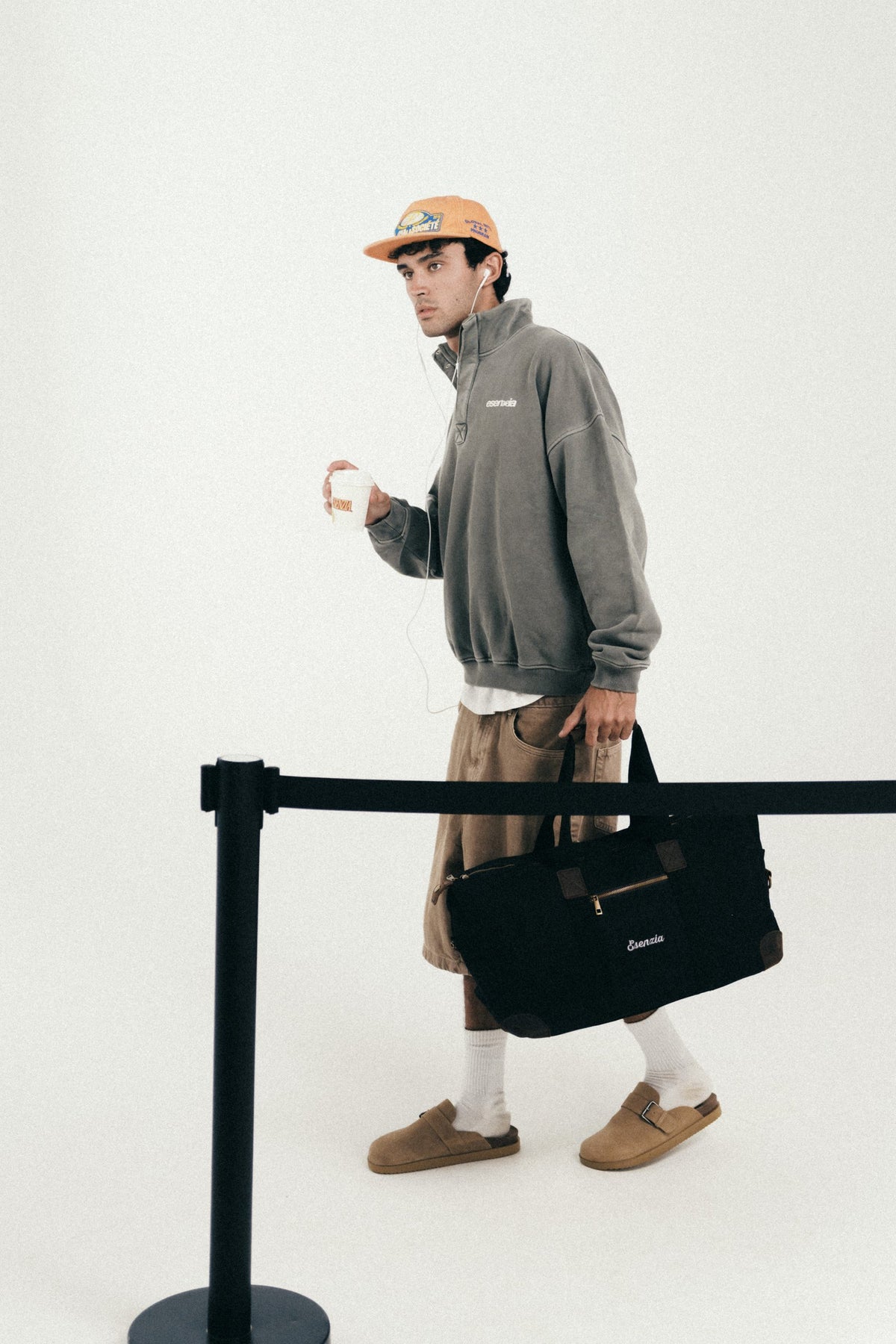 Esenzia Worldwide · lookbook · aeropuerto
